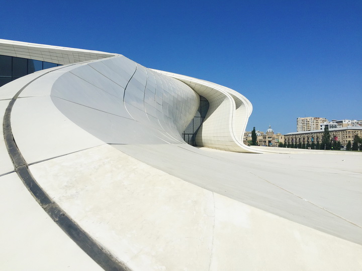 Центр Гейдара Алиева привел в восторг известного блогера - ФОТОГАЛЕРЕЯ