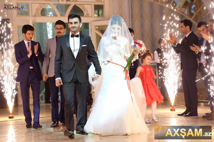 Azərbaycanlı müğənni evləndi – FOTO