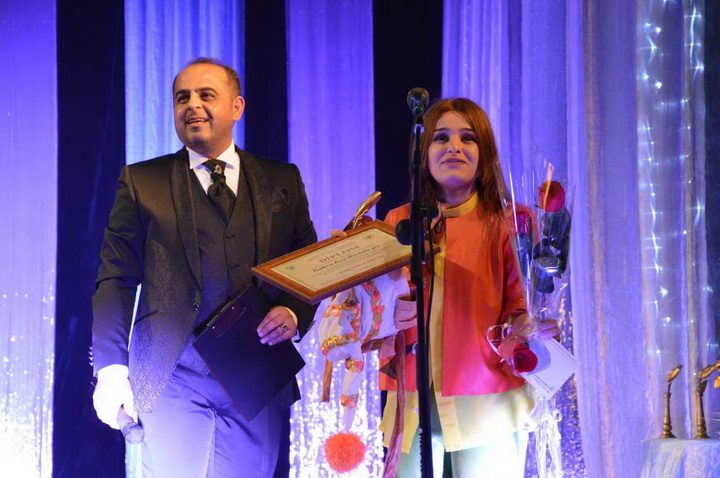 На закрытии сезона лучшим актерам раздали премии - ФОТО