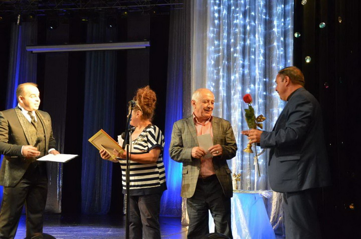 На закрытии сезона лучшим актерам раздали премии - ФОТО