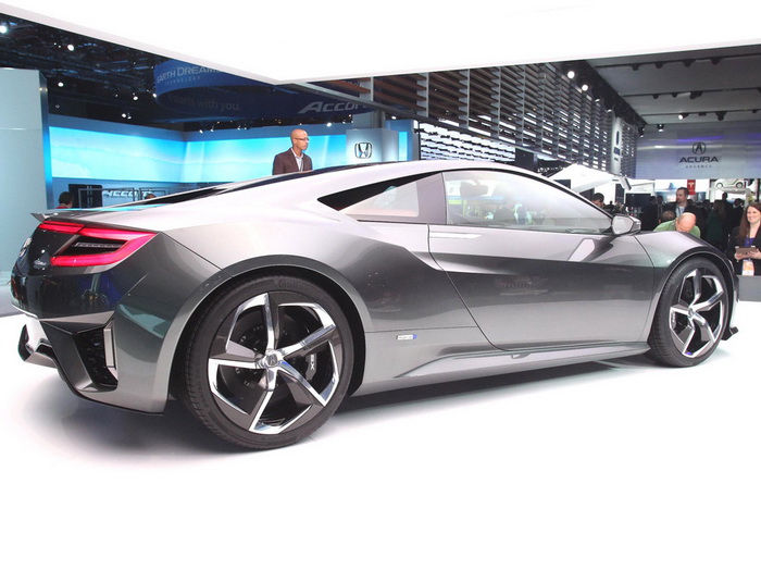 Acura показала предсерийный кроссовер и обновленный суперкар NSX - ФОТО