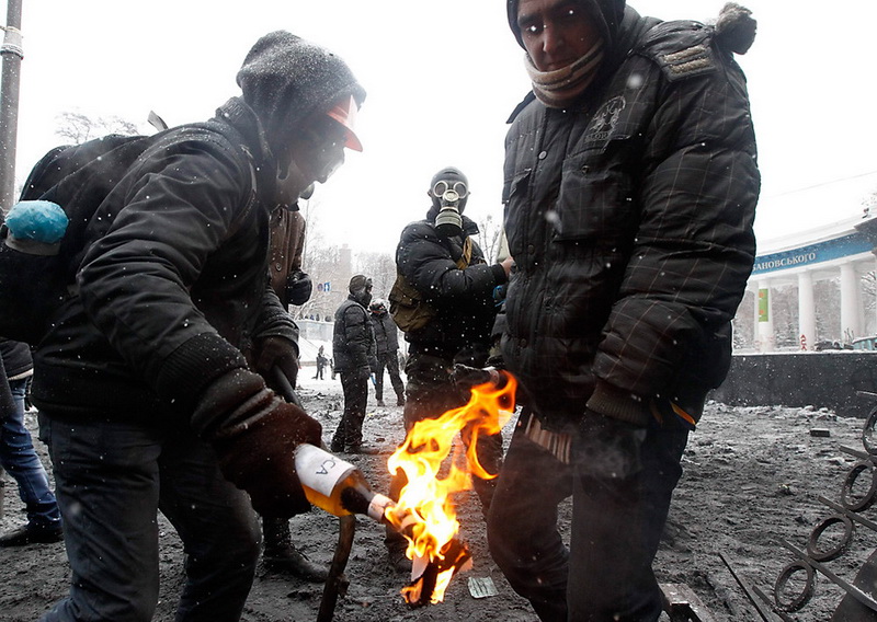 Растет число погибших в результате противостояния в центре Киева - ОБНОВЛЕНО - ВИДЕО - ФОТО
