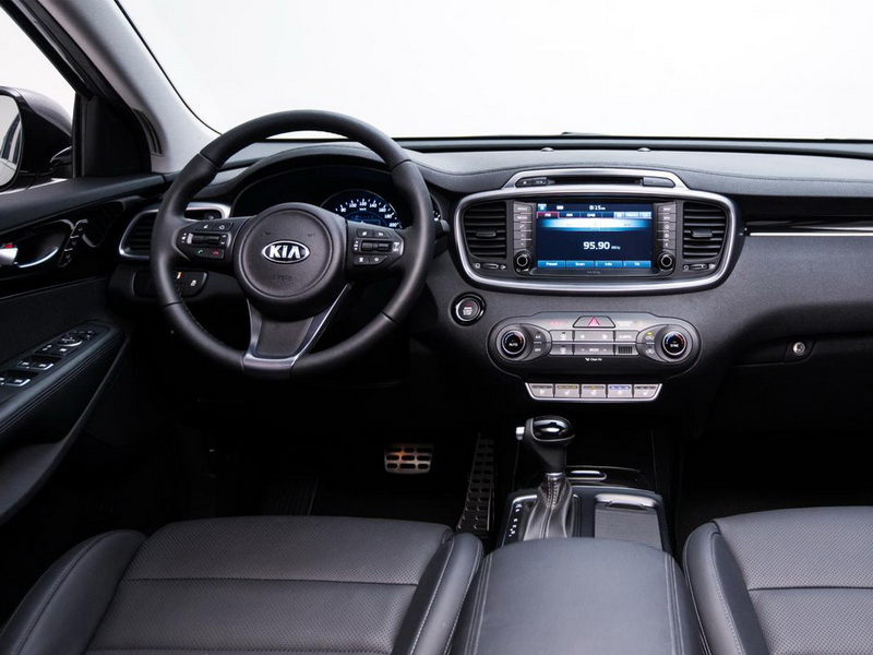 Третье поколение Kia Sorento показали европейцам - ФОТО