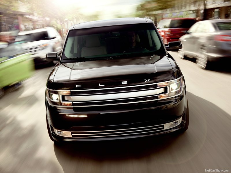 Новый семиместный внедорожник Ford Flex 2013 года - ФОТОСЕССИЯ