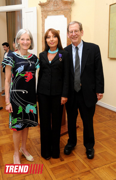 Наргиз Пашаевой вручен французский Орден Академических Пальм офицерской степени - ФОТО