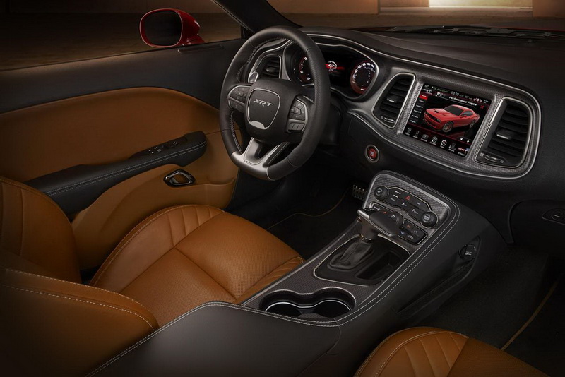Новая версия Dodge Challenger обещает быть очень мощной - ФОТО