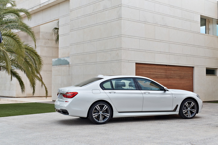 Новый BMW 7-Series представлен официально: все подробности о новинке - ФОТО