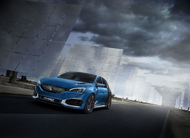 Peugeot 308 получит полтысячи "лошадей" под капот - ФОТО