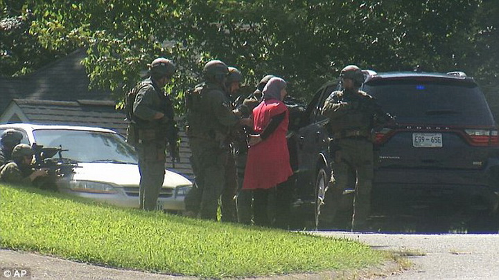 Теракт в США: расстреляли морских пехотинцев - ОБНОВЛЕНО - ФОТО