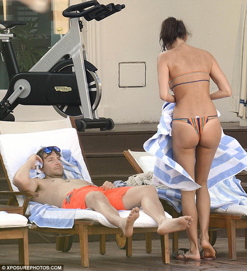 Папарацци поймали страстно целующихся Ирину Шейк и Брэдли Купера - ФОТО