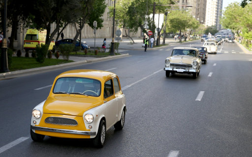 В Баку состоялся пробег классических автомобилей, посвященный 91-й годовщине со дня рождения общенационального лидера Гейдара Алиева - ФОТО