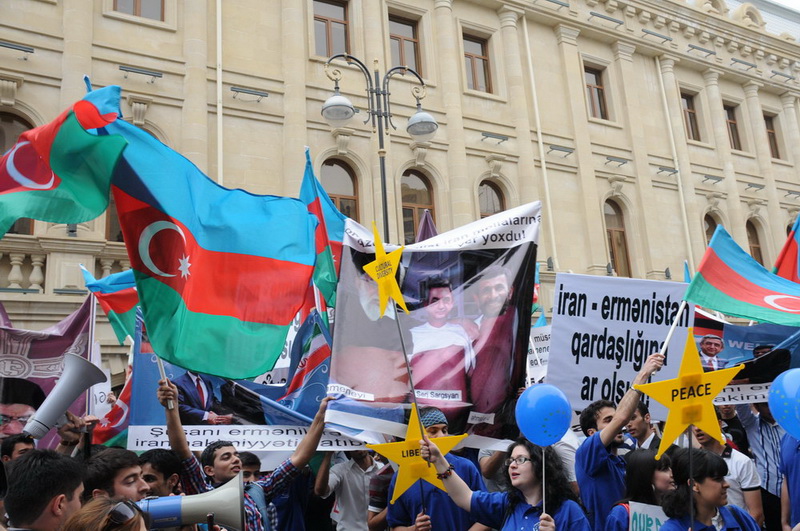 Перед посольством Ирана в Баку прошла акция протеста - ОБНОВЛЕНО - ФОТО