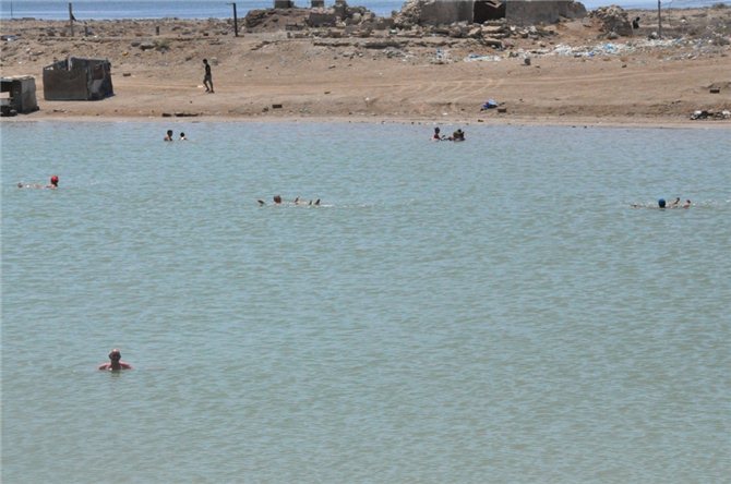 Bakıdakı "Duzlu göl" xəstəlik mənbəyidir? - FOTO