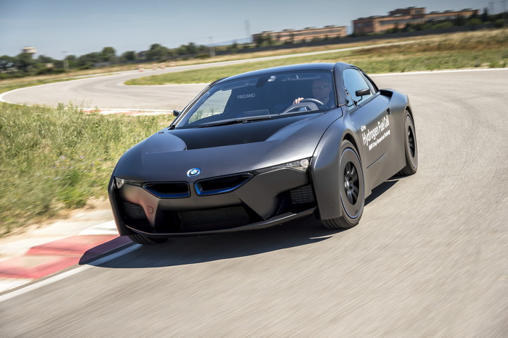 BMW представила водородные прототипы - ФОТО