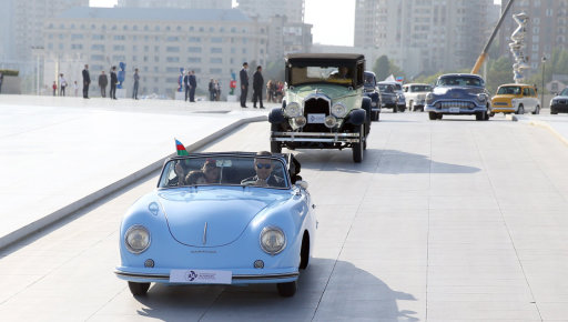 В Баку состоялся пробег классических автомобилей, посвященный 91-й годовщине со дня рождения общенационального лидера Гейдара Алиева - ФОТО