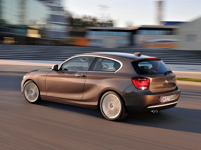 BMW представил универсал 3 Series и трехдверную "единичку" - ФОТОСЕССИЯ