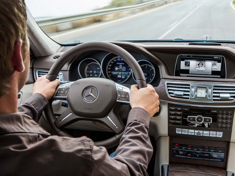 Обновленный Mercedes E-class появится в продаже весной 2013 года - ФОТО