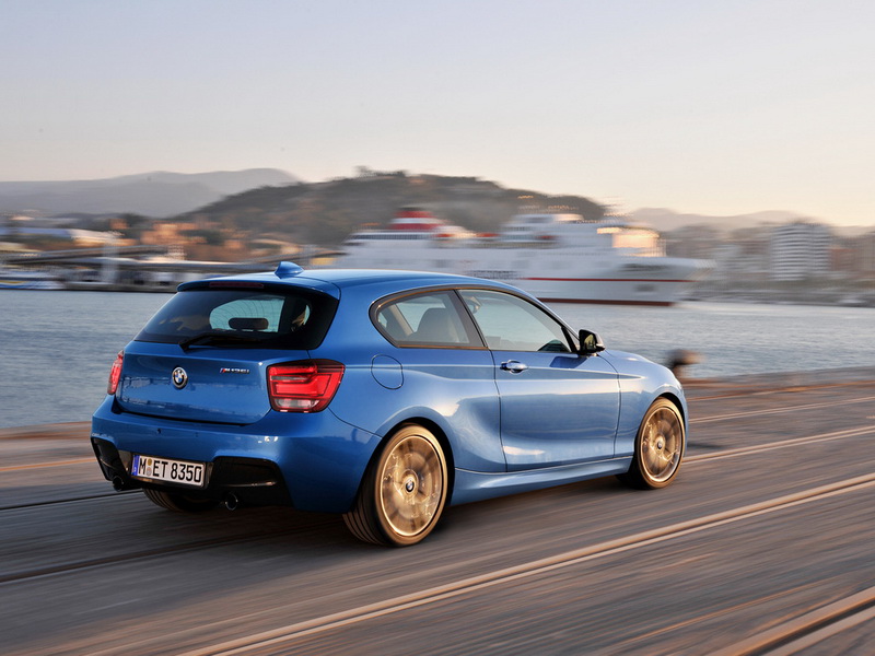 BMW представил универсал 3 Series и трехдверную "единичку" - ФОТОСЕССИЯ