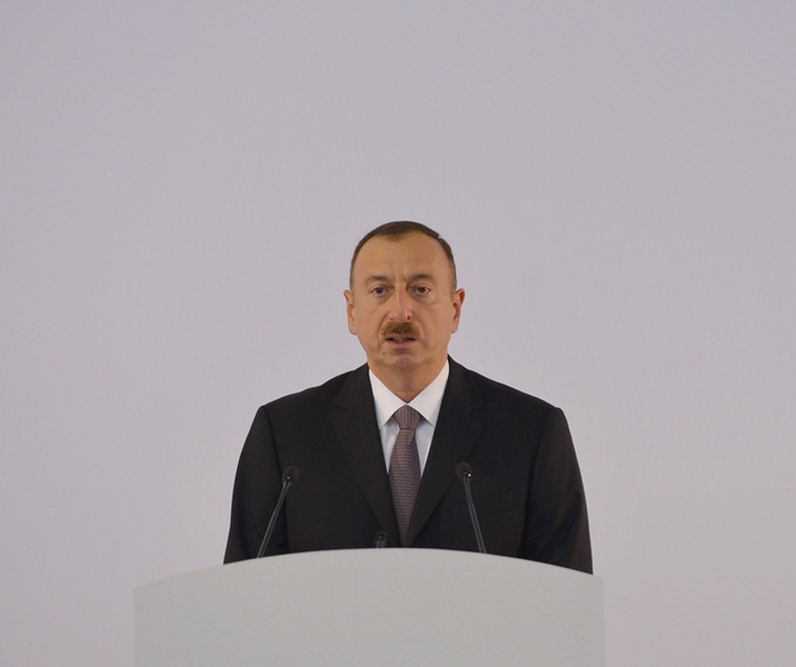 Президент Ильхам Алиев: "Нефтегазовый сектор Азербайджана из года в год расширяет свои возможности" - ОБНОВЛЕНО - ФОТО