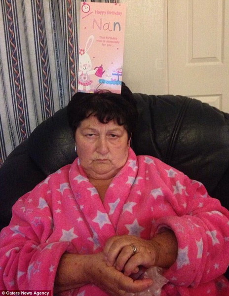 В Британии крутая бабушка стала звездой Twitter - ФОТО