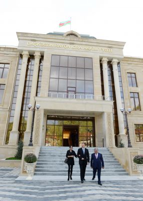 Поездка Президента Ильхама Алиева и его супруги Мехрибан Алиевой в Гянджу, Геранбойский, Дашкесанский районы и Нафталан - ОБНОВЛЕНО - ФОТО