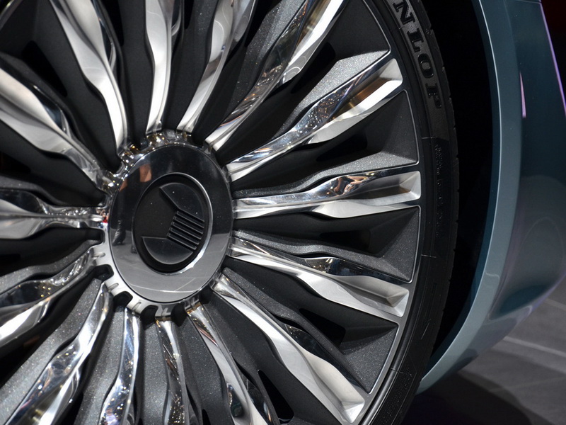 "Химический" суперкар из Лихтенштейна дебютировал в Женеве - ФОТО