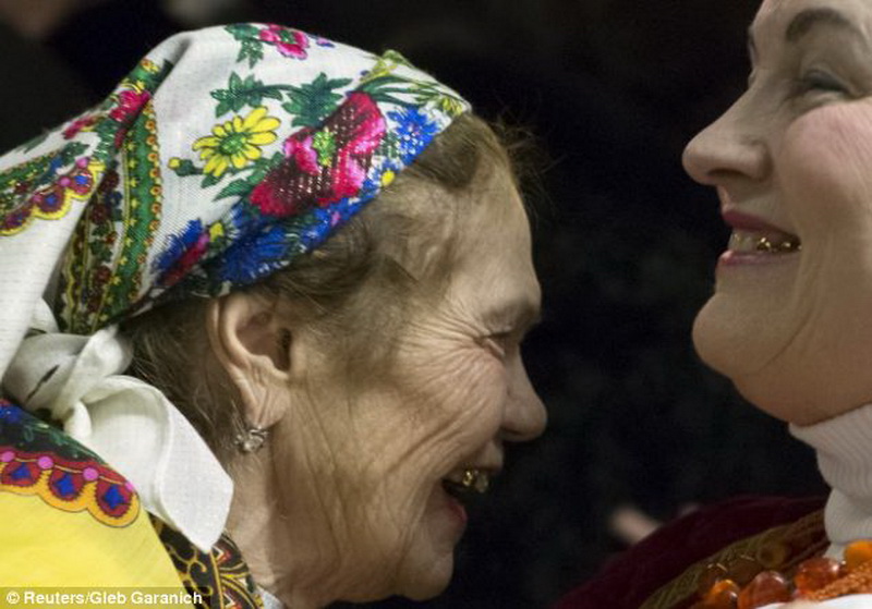 Дискотека 60+: Как находят свою любовь пенсионеры - ФОТОСЕССИЯ