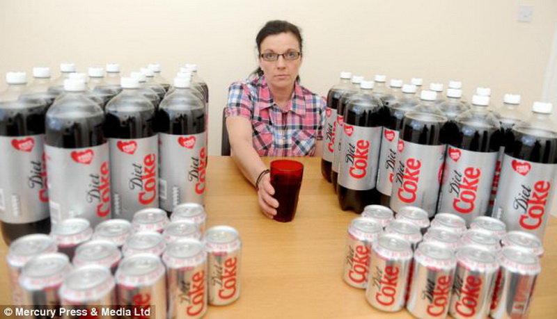 Газированный яд: женщина выпивает 16 литров Колы в день - ФОТО