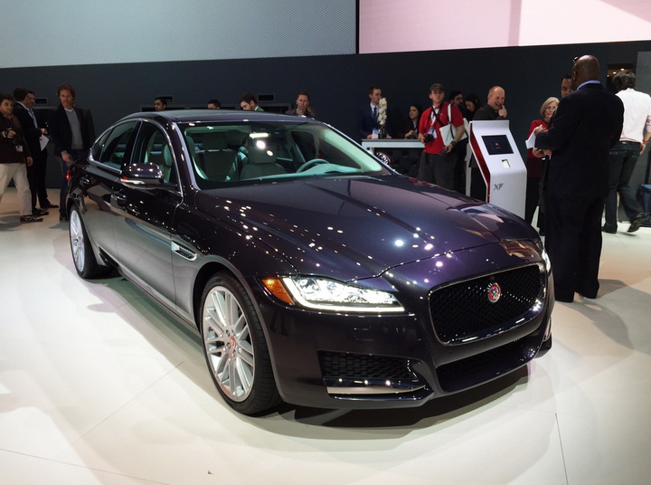 Создатели нового Jaguar XF пожадничали с мощностью - ФОТО