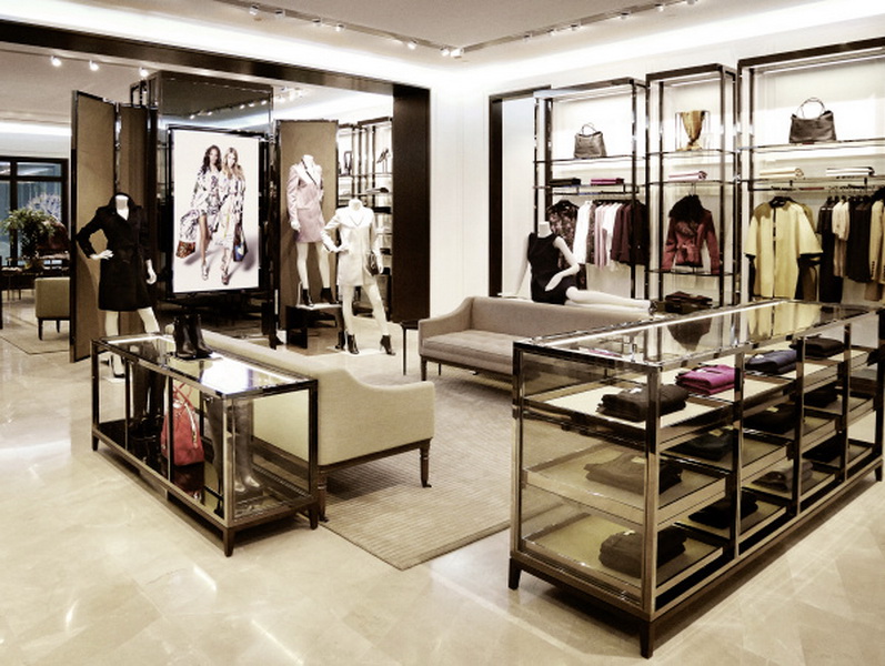 Burberry открыл второй магазин в Баку - ФОТО