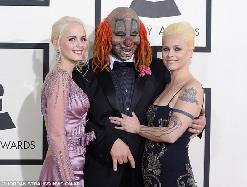 Член группы "Slipknot" явился на "Грэмми" в маске клоуна – ФОТО