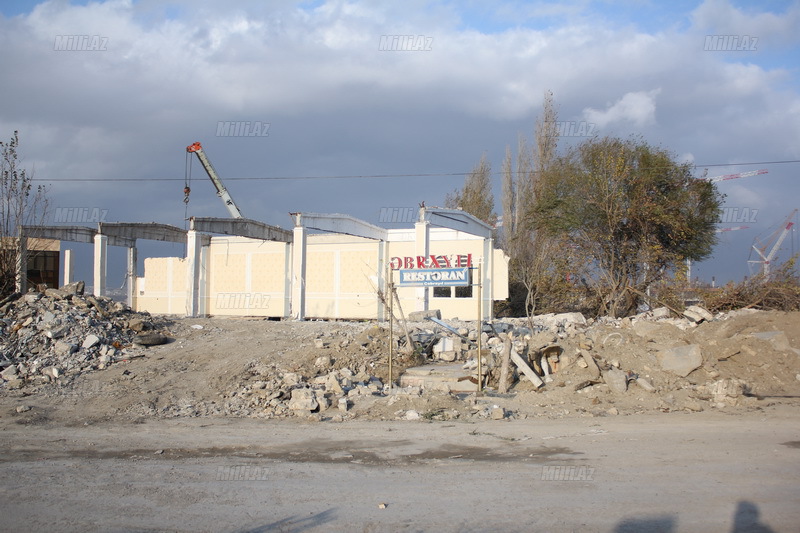 Bakıda Ziya Bünyadov prospektinin ətrafı sökülür – FOTO
