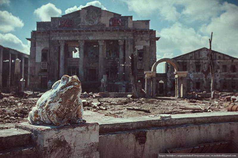 Декорации кварталов разрушенного Сталинграда - ФОТОСЕССИЯ