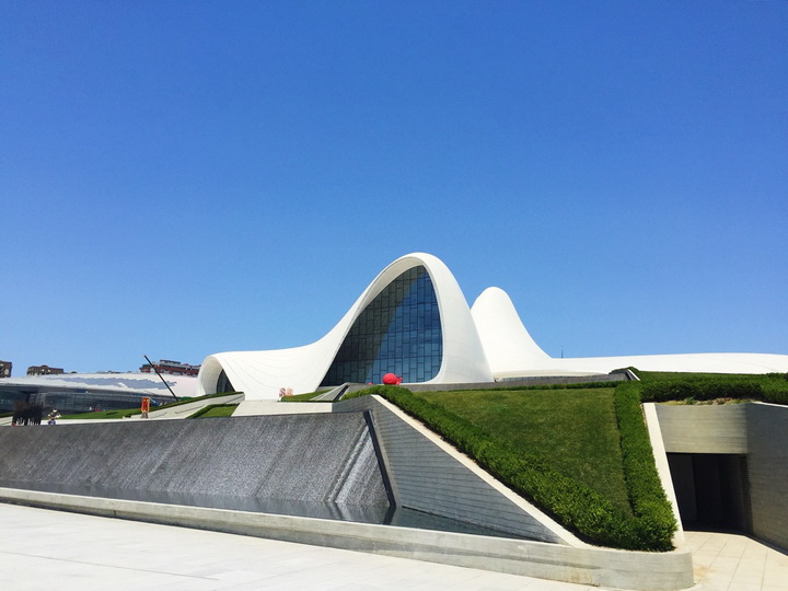 Центр Гейдара Алиева привел в восторг известного блогера - ФОТОГАЛЕРЕЯ