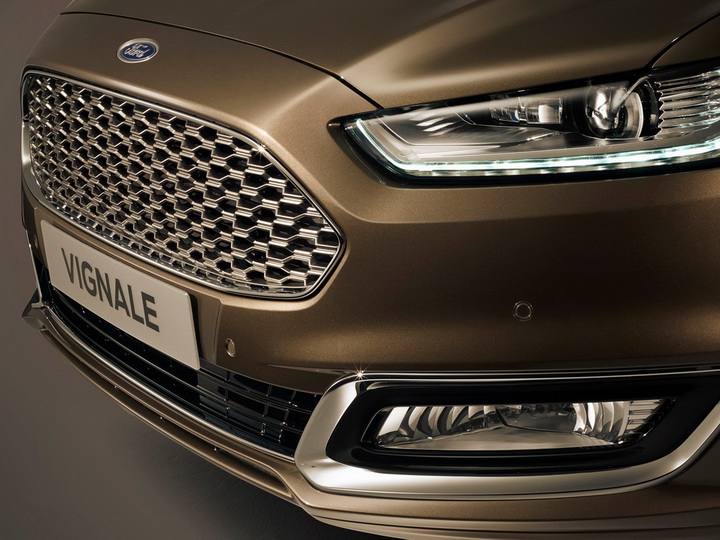 Ford окунул в роскошь семейство Mondeo - ФОТО