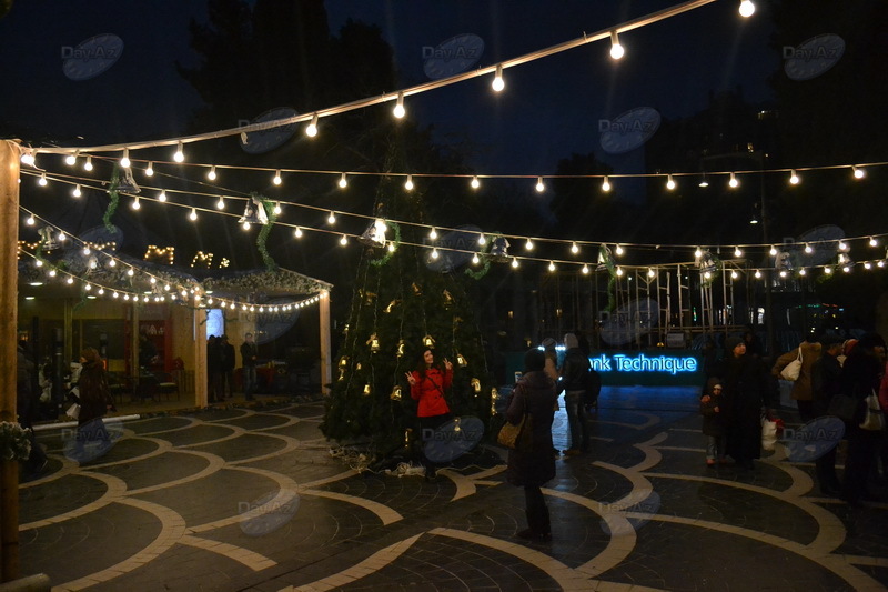 Настоящая сказка: новогодняя ярмарка в центре Баку - РЕПОРТАЖ - ФОТО