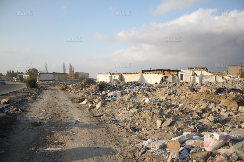 Bakıda Ziya Bünyadov prospektinin ətrafı sökülür – FOTO