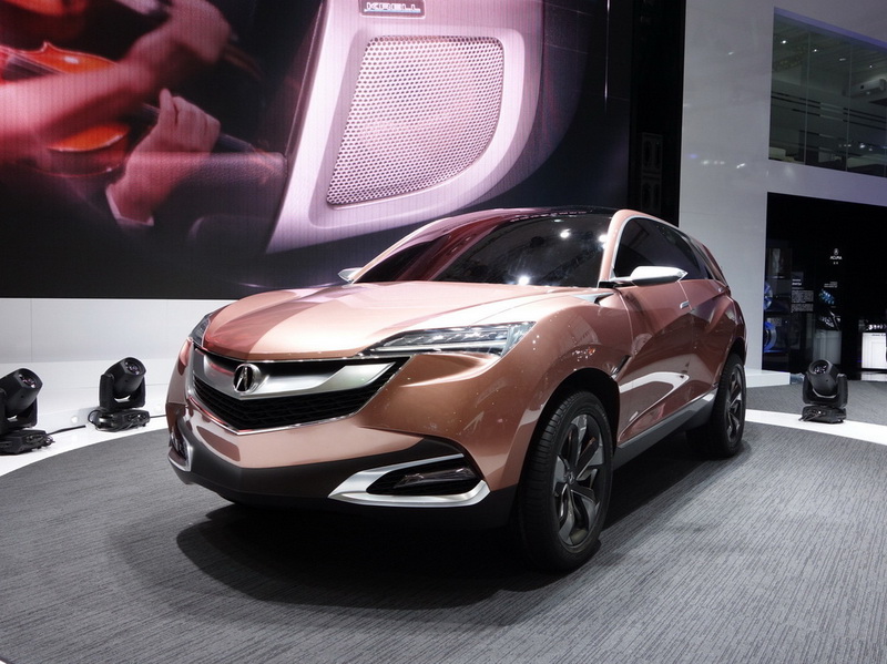 Acura показала прототип маленького кроссовера - ФОТО