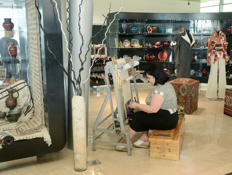 Музей ковра открылся для общественности - ФОТО