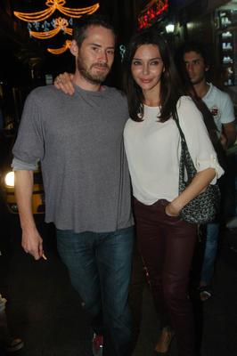 Турецкая актриса повздорила с мужем на публике - ФОТО