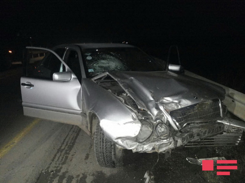 В Геранбое Hyundai врезался в припаркованный ВАЗ, 3 погибших - ОБНОВЛЕНО - ФОТО