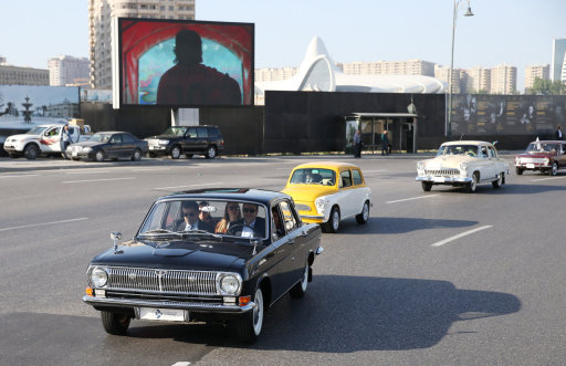 В Баку состоялся пробег классических автомобилей, посвященный 91-й годовщине со дня рождения общенационального лидера Гейдара Алиева - ФОТО