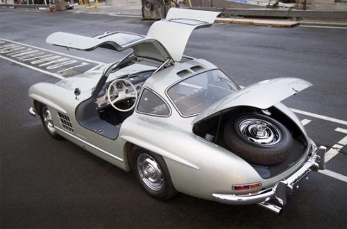 Mercedes-Benz 1955 года продали за рекордные $4,6 миллионов - ФОТО