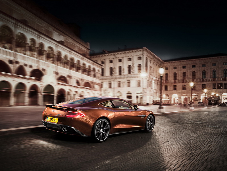 В США дебютирует Aston Martin Vanquish - ФОТО