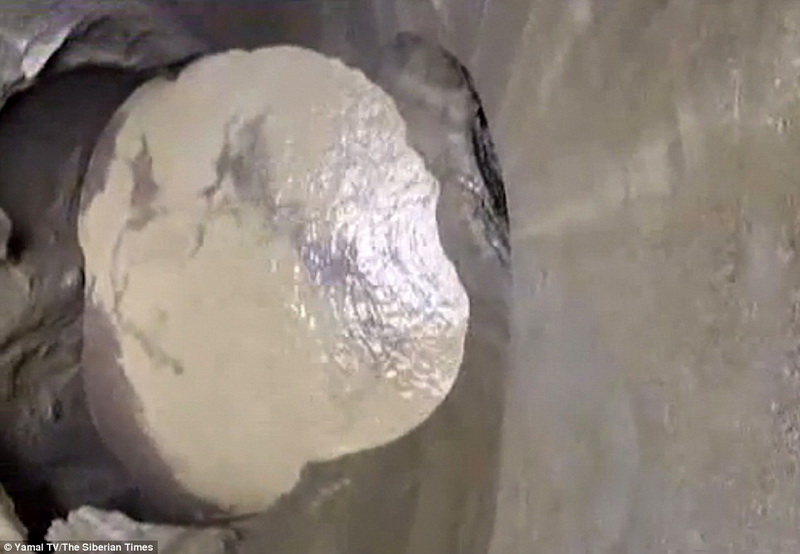 Ученые озадачены загадочной "дырой" в Сибири - ФОТО