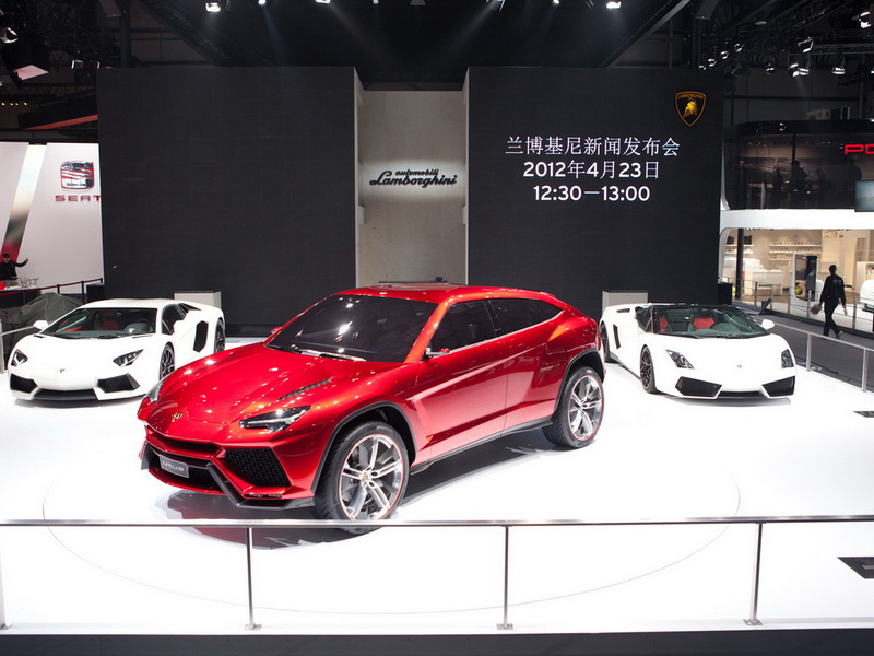 Кроссовер Lamborghini может оказаться неожиданно доступным - ФОТО