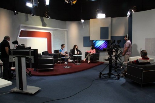 Диляра Кязимова спела с уличным музыкантом на Мальте - ФОТО