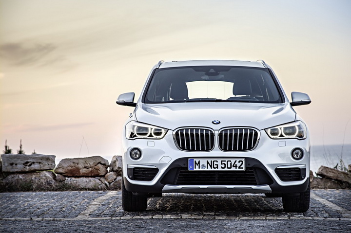 BMW официально представила новое поколение X1 - ФОТО