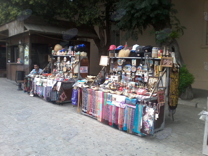 Что покупают в Баку иностранные туристы?