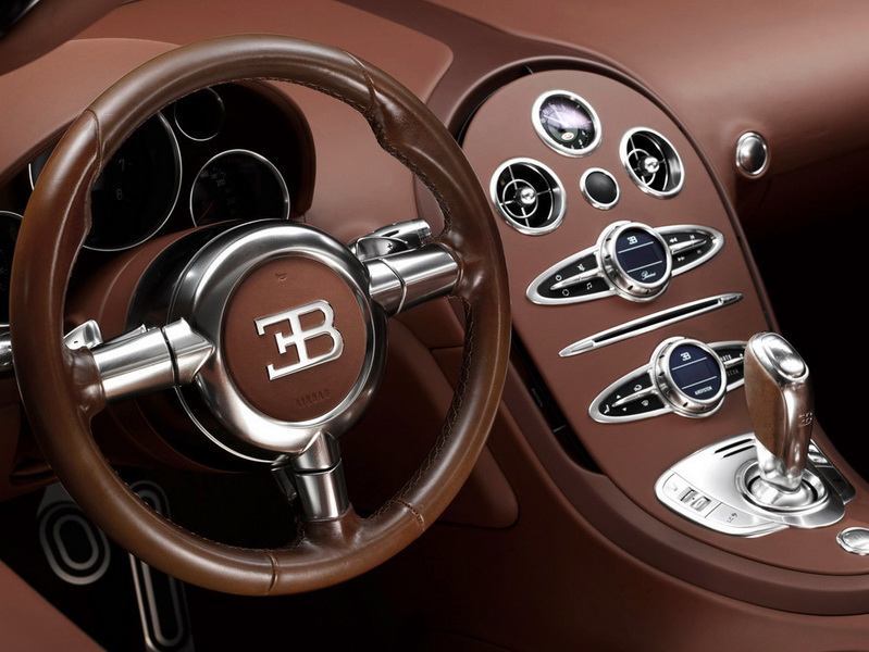 Bugatti посвятила спецверсию гиперкара Veyron своему основателю - ФОТО